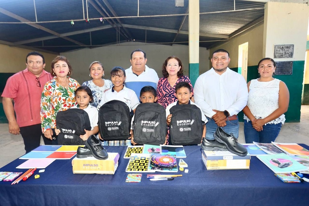 Estudiantes De Abal Muna Y Sacalum Reciben Los Apoyos Del Programa