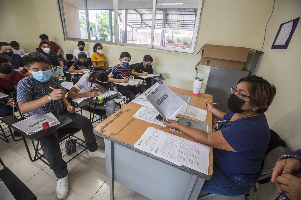 Cerca de 6 mil alumnos presentan examen de ingreso a secundarias públicas  con sobredemanda